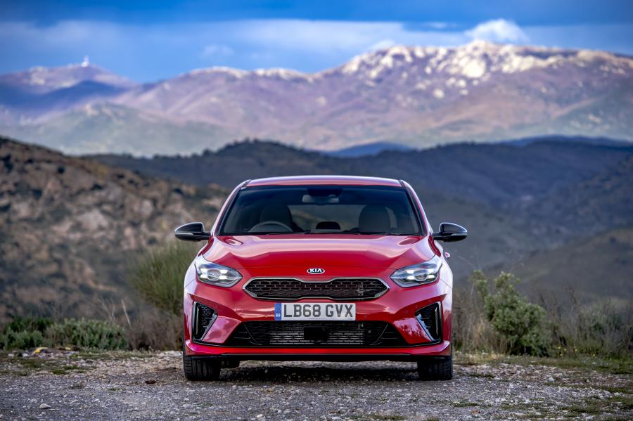  Kia Ceed GT 2019 года  (UK) (фото 3 из 43)